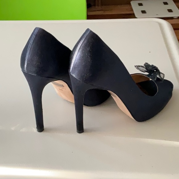 Badgley Mischka Platforme Pumps in Satin/Leather 7 1/2 - Picture 2 of 7